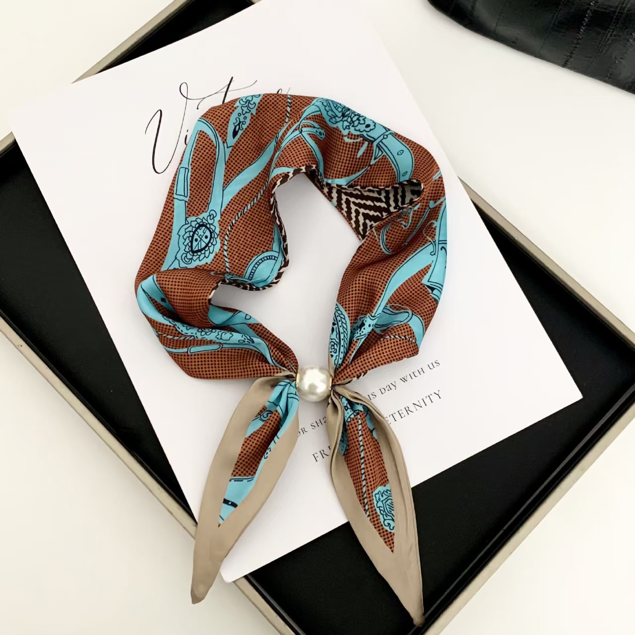 Pañuelo Magnético con Perlas,  - Face Scarf Mask reseña y precio